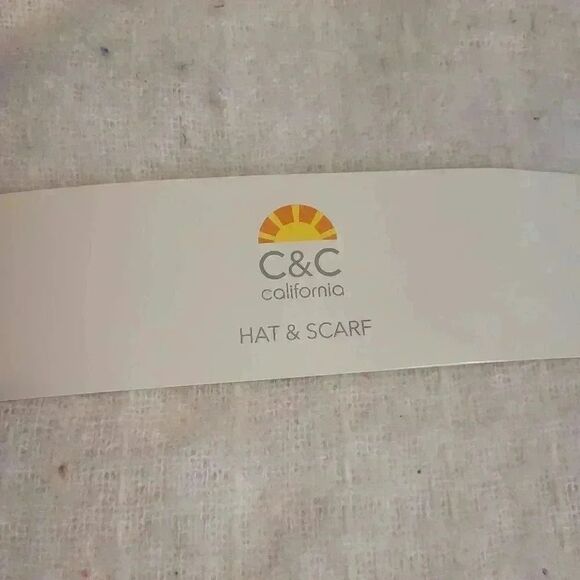 C&C California Women's Off White Textured Polyester Scarf NEW - Picture 5 of 8